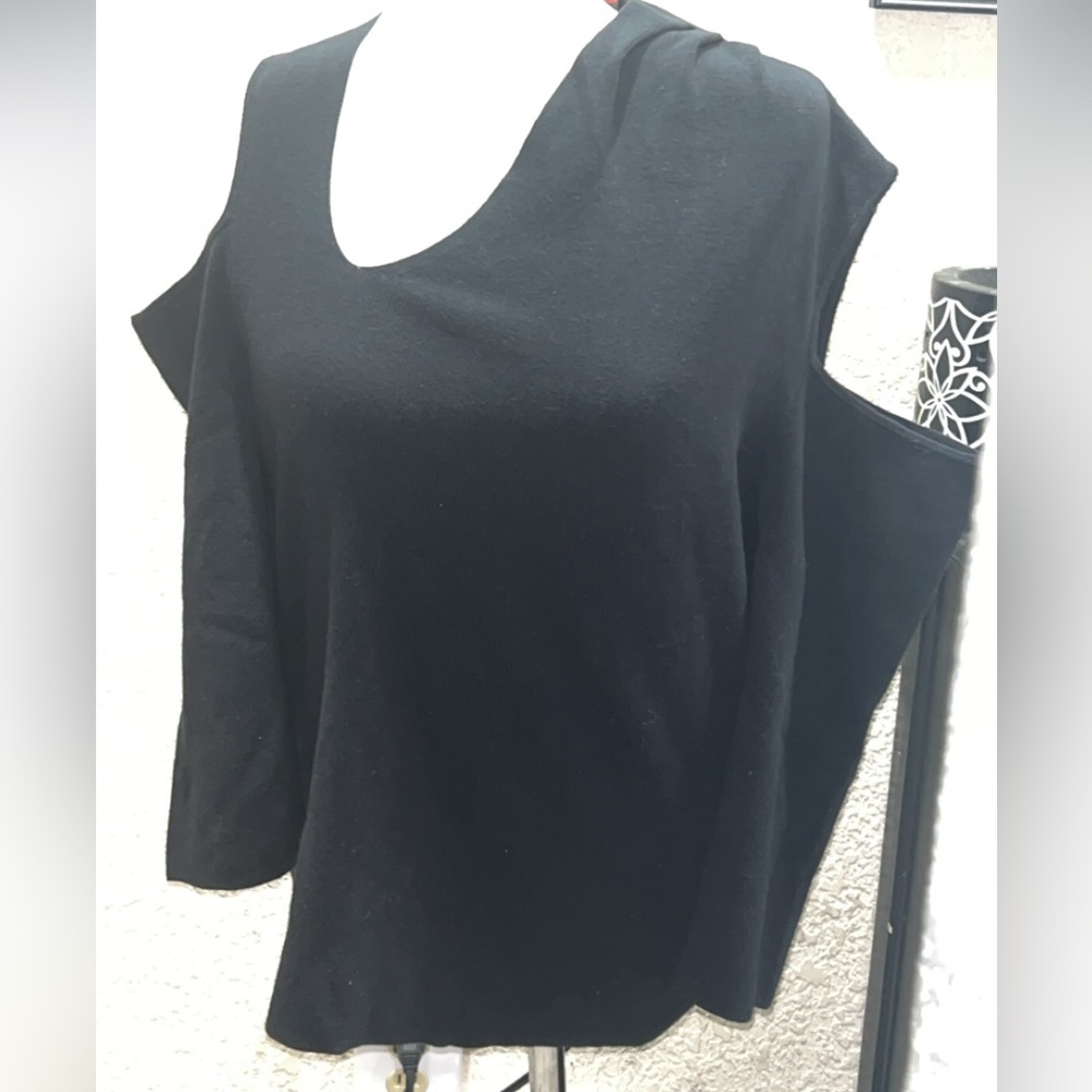 BOLD elements Elegant Black Knitwear